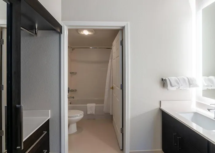 By Marriott Charleston Airport Hotel 3*