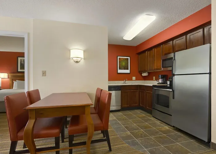 By Marriott Charleston Airport Hotel