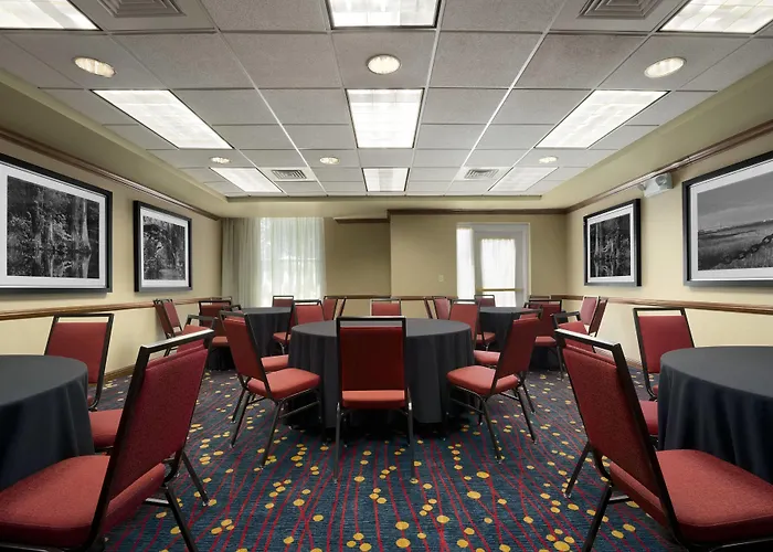 By Marriott Charleston Airport 3*