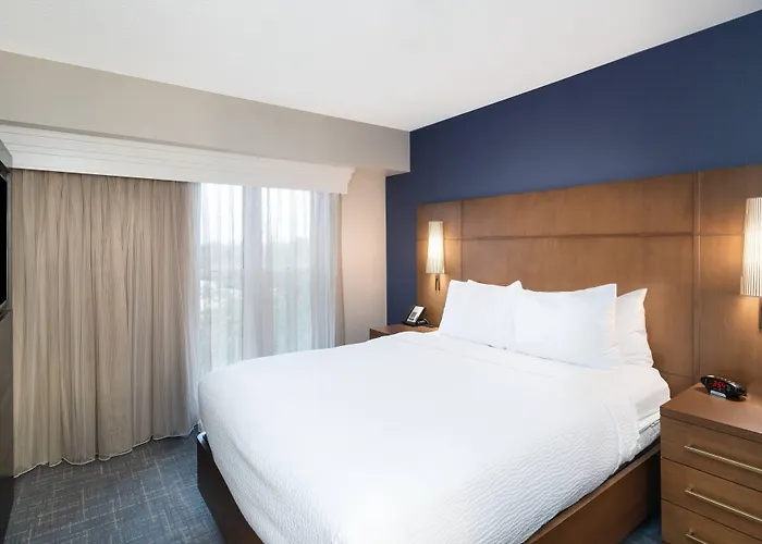 By Marriott Charleston Airport Hotel