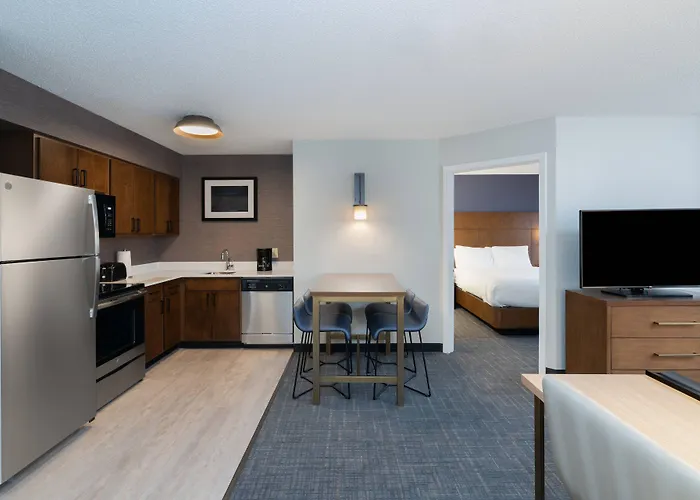 Hotel By Marriott Charleston Airport 3*